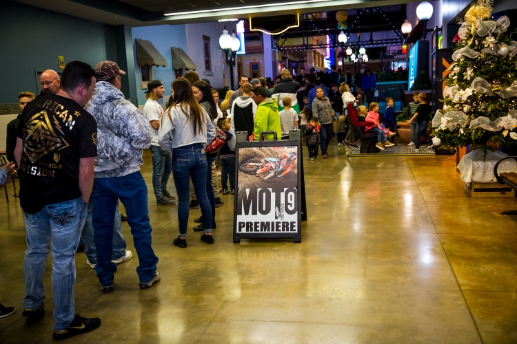 Freestyle Photocross - Moto 9 - Sold out crowd for Salt Lake City Premiere