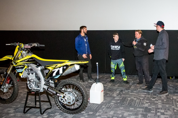 Freestyle Photocross - Moto 9 - Wish Kid Austin Simpson receives brand new dirt bike